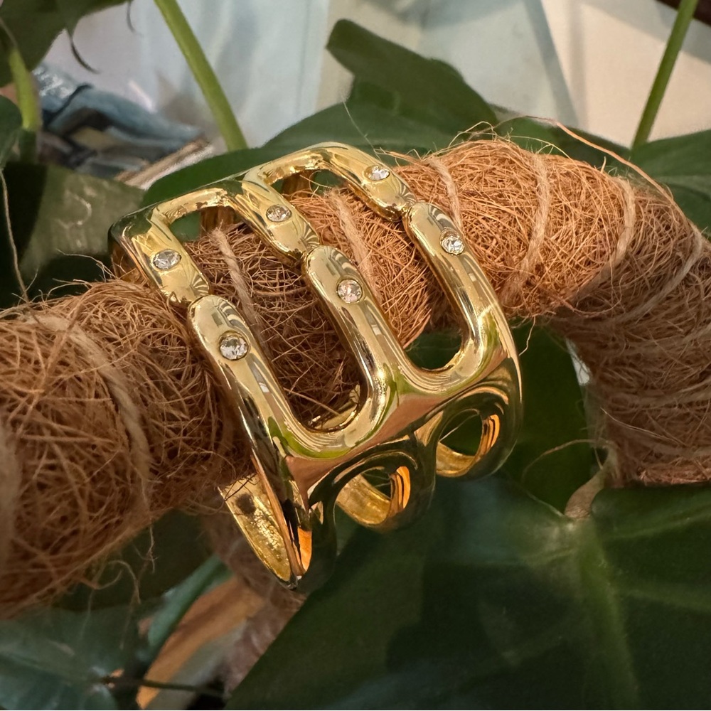 Iris Apfel Estate! Ribbed gold metal bracelet w/ 6 sparkly rhinestone/crystals! - Picture 3 of 11
